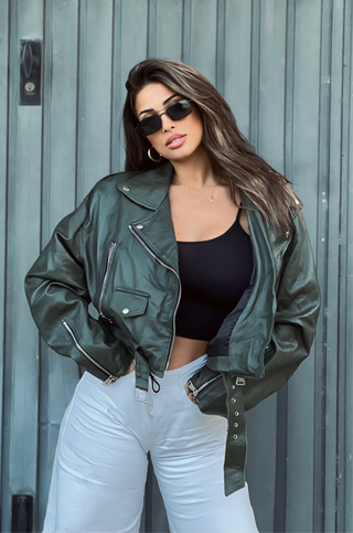 Chiodo biker over short in pelle verde