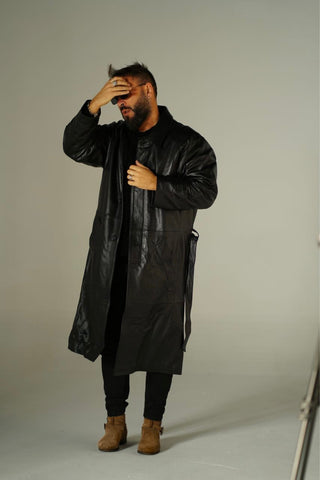 Cappotto in pelle nera nappa effetto liscio